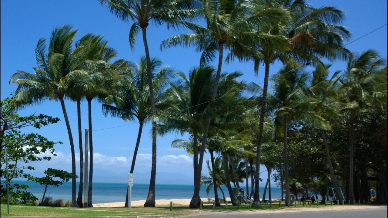 Beachside Cottage - A Private Peaceful Hidden Gem 50M To Beach Nelly Bay Bagian luar foto