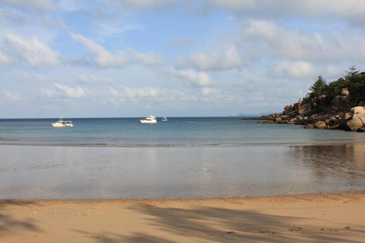 Beachside Cottage - A Private Peaceful Hidden Gem 50M To Beach Nelly Bay Bagian luar foto