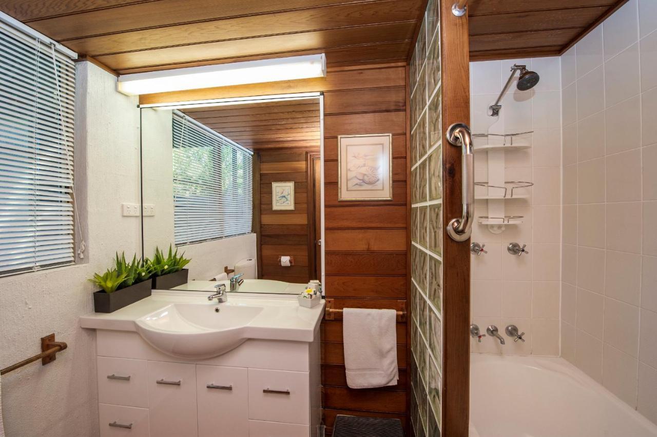 Beachside Cottage - A Private Peaceful Hidden Gem 50M To Beach Nelly Bay Bagian luar foto