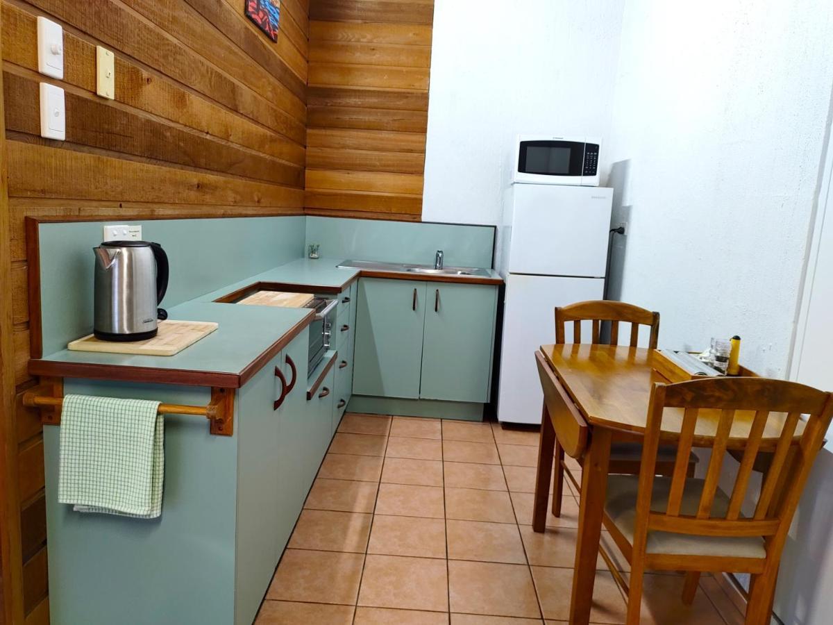 Beachside Cottage - A Private Peaceful Hidden Gem 50M To Beach Nelly Bay Bagian luar foto